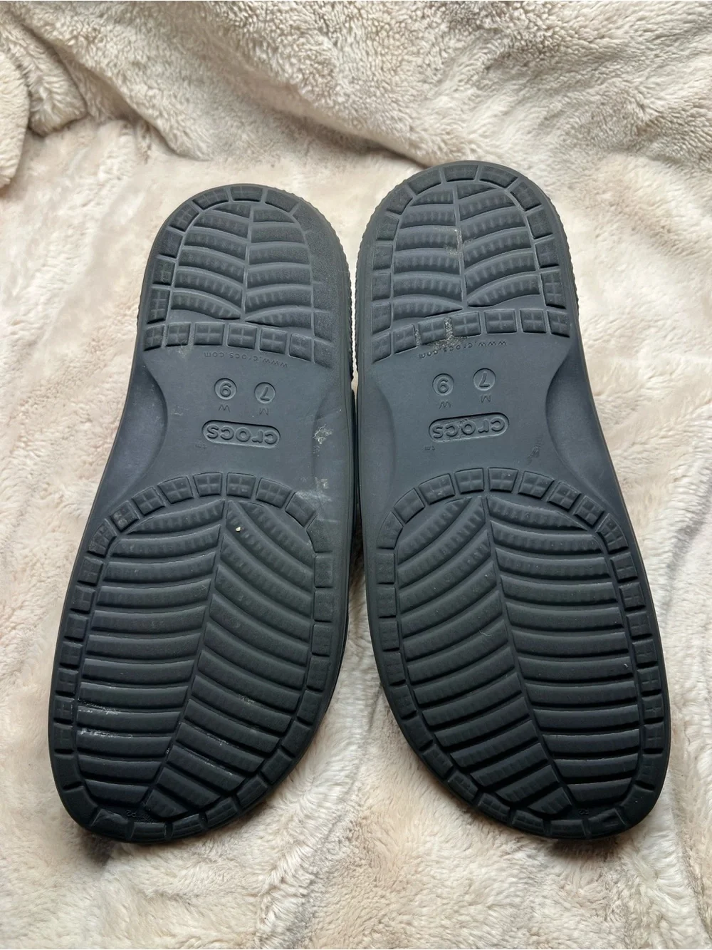 Crocs Classic Sandal 2.0 two-strap slide sandals womens size 9